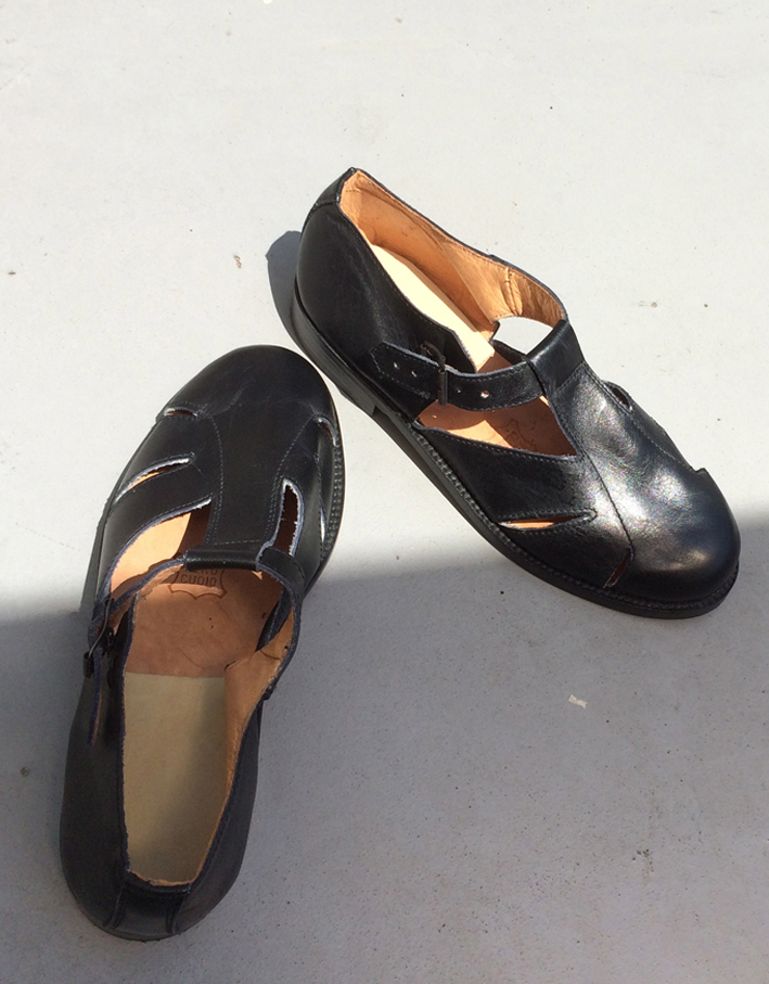 Vintage / Deadstock / 70's Italy / Leather Sandals